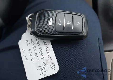 2010 Toyota Prius Iv from USA, damaged, VIN JTDKN3DU7A0049092